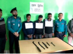 বরিশালে পুলিশের অভিযানে ৩ ডাকাত আটক। দখিনের সংবাদ