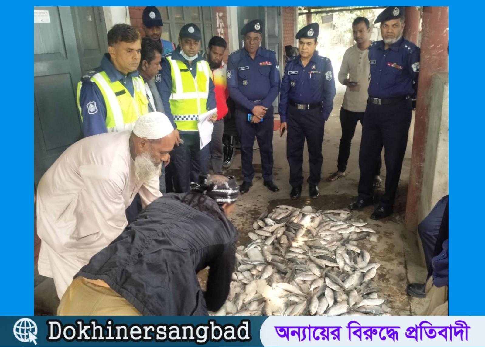 বরিশালে নৌ-পুলিশের অভিযানে ২১০ কেজি জাটকা জব্দ