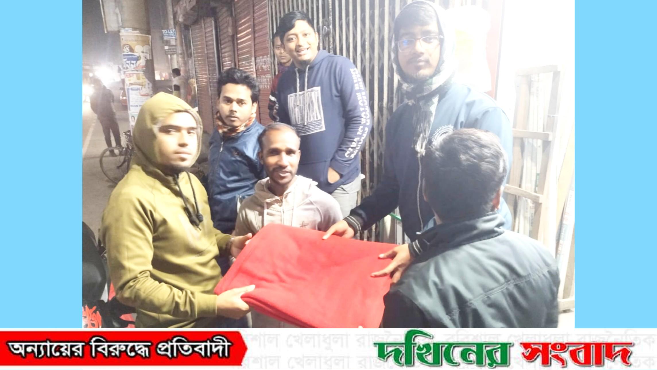 বরিশালে এসএসসি-১২ ব্যাচের উদ্যোগে শীতবস্ত্র বিতরণ