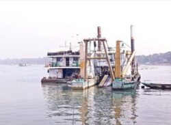 বরিশালে নদী খননকাজের নামে চলছে শুভংকরের ফাঁকি। বছরে কোটি কোটি টাকা গচ্ছার অভিযোগ!