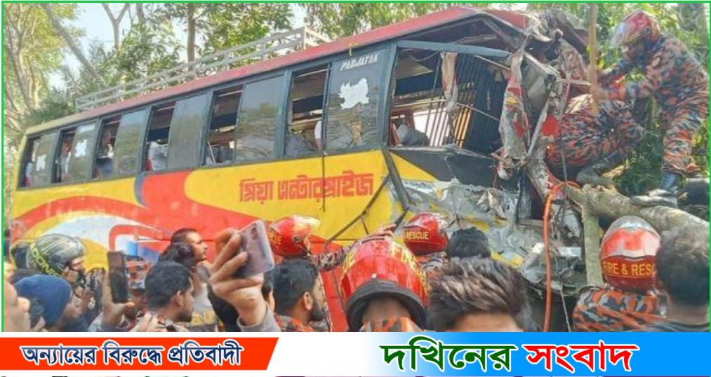 বরিশালে যাত্রীবাহী দুই বাসের মুখোমুখি সংঘর্ষ, নিহত-১, আহত-৮