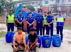 বরিশালে নৌ পুলিশের অভিযানে ২৫ লাখ চিংড়ি রেণুপোনাসহ আটক ২