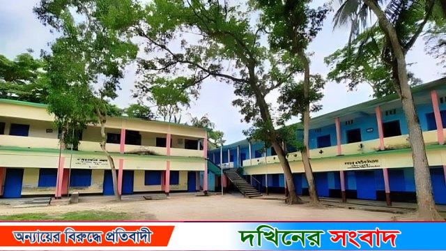 বরিশালে বিদ্যালয়ের ল্যাবের জানালা ভেঙে ১৪টি ল্যাপটপ চুরি