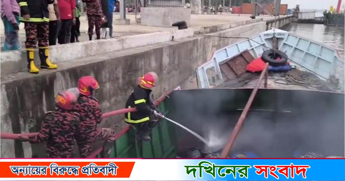 বরিশালে তেলবাহী ট্রলারে আ’গু’ন, দ’’গ্ধ ৪