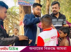 বরিশালে স্বেচ্ছাসেবী সংগঠনের শীতবস্ত্র বিতরণ