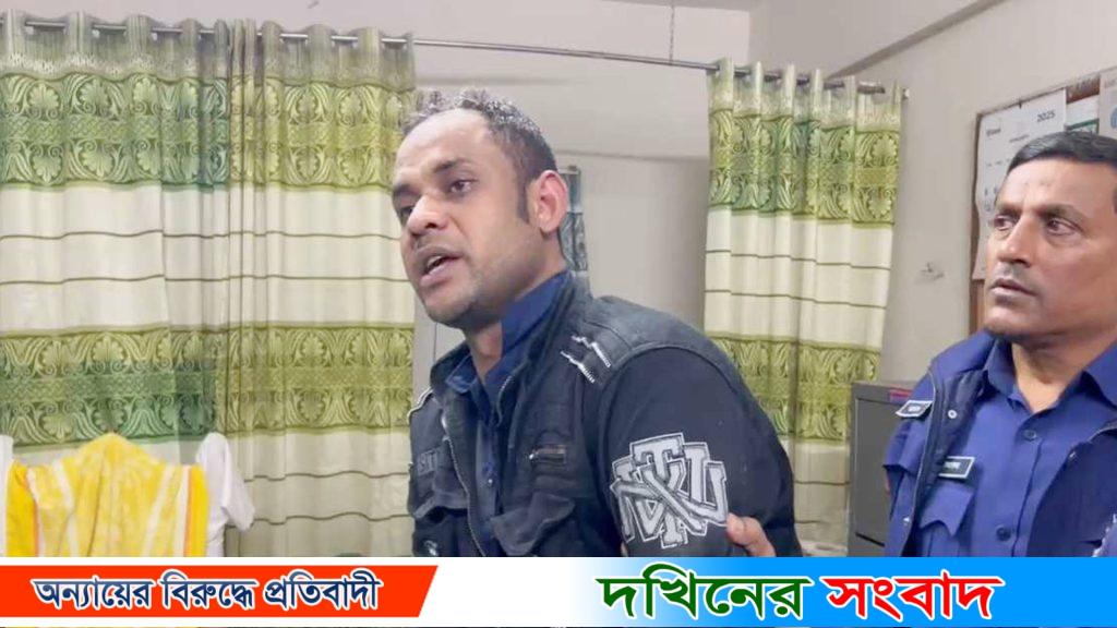 ঝালকাঠিতে হাসপাতালের তত্ত্বাবধায়ককে লাঞ্ছিত, অ্যাম্বুলেন্স চালক আটক