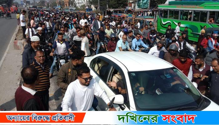 বরিশালে কেন্দ্রের নির্দেশ ভেঙে  বিএনপির দুই শীর্ষ নেতার শোডাউন