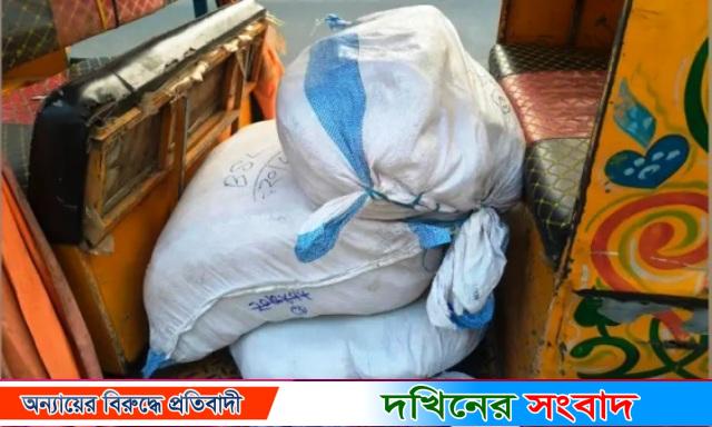 বরিশালে জননী কুরিয়ার সার্ভিস থেকে ১১০ কেজি পলিথিন জব্দ