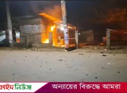 ভোলায় বাসস্ট্যান্ড দখলকে কেন্দ্র করে বাসশ্রমিক ও সিএনজি চালকদের মধ্যে সংঘর্ষ