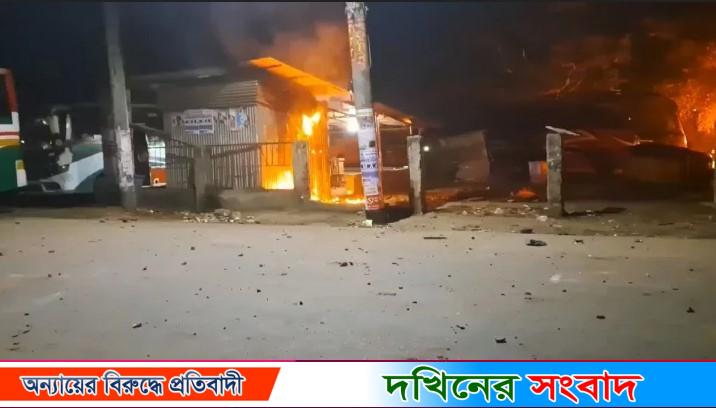 ভোলায় বাসস্ট্যান্ড দখলকে কেন্দ্র করে বাসশ্রমিক ও সিএনজি চালকদের মধ্যে সংঘর্ষ