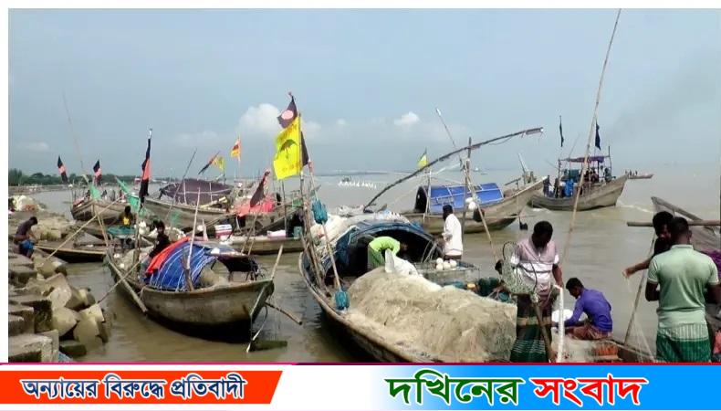 মাছ শিকারে নিষেধাজ্ঞা: বিপাকে ভোলার দুই লক্ষাধিক জেলে পরিবার