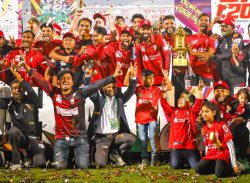 দলের সকলকে আইফোন ১৬ উপহার দিল ফরচুন বরিশাল