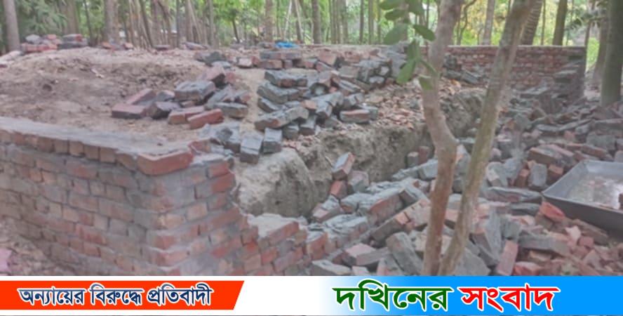 আওয়ামী লীগ নেতার বিরুদ্ধে উচ্ছেদ-ভাঙচুর করে জমি দখলের অভিযোগ!