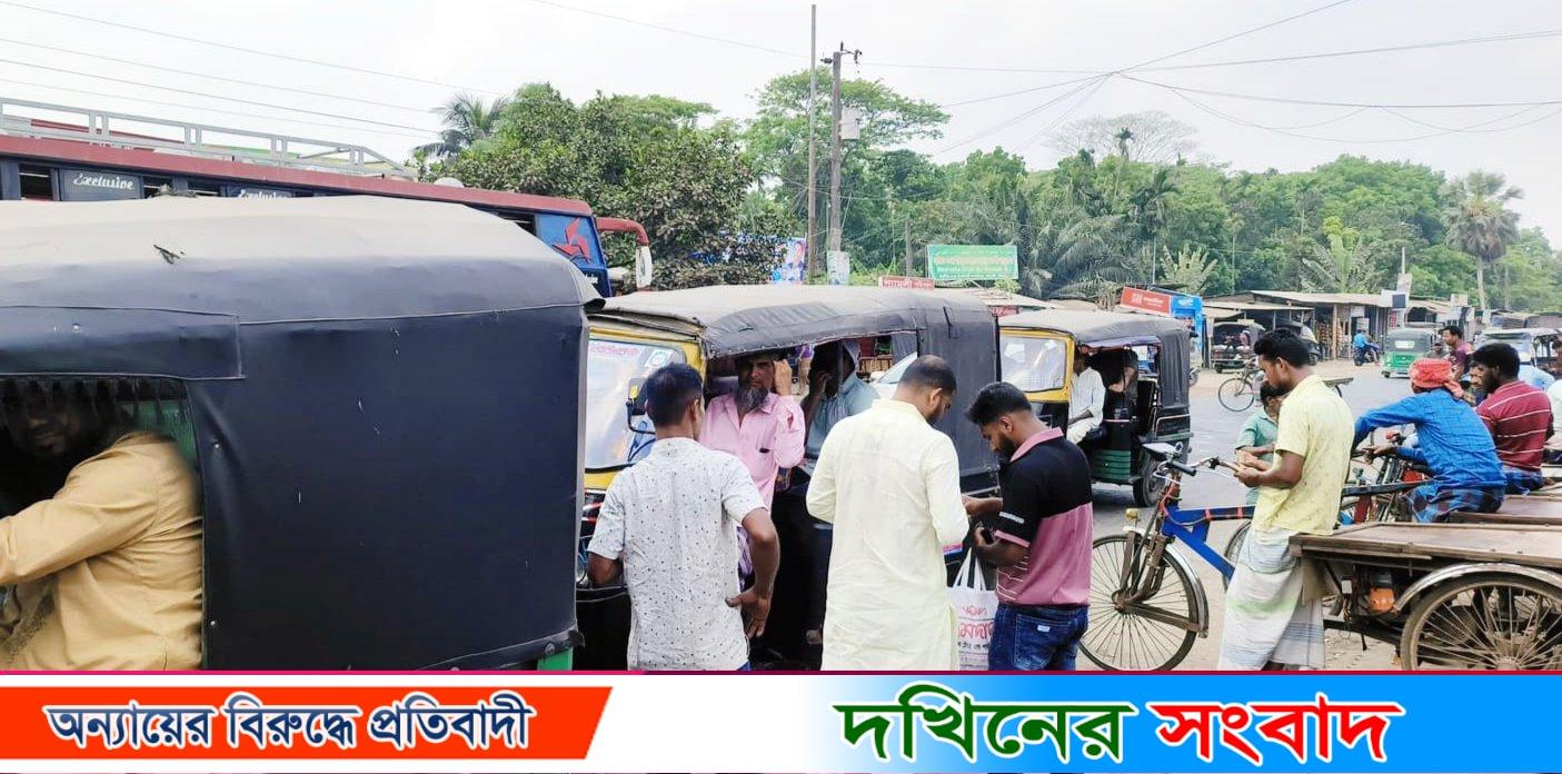 বরিশালে ঈদের বকশিসের নামে অতিরিক্ত ভাড়ার আদায়