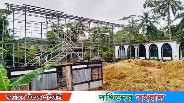 বরিশালে মাদরাসার জমি দখল করে জোরপূর্বক ঘর নির্মাণ