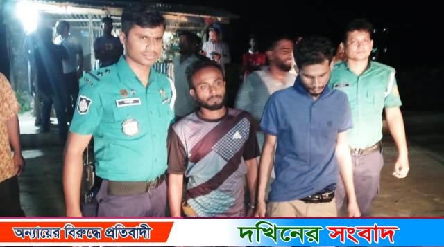 বরিশালে হাতকড়া নিয়ে পুলিশের হাত থেকে পালানো সেই দুই যুবক আটক