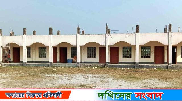 বরিশাল বিভাগে ৮ মাস ধরে অনুপস্থিত থেকেও বেতন-ভাতা নিচ্ছেন ৫৫ শিক্ষক