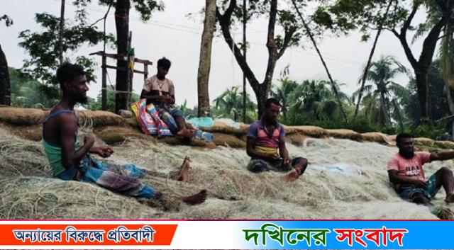 নিষেধাজ্ঞার দুই সপ্তাহেও সরকারি চাল পায়নি ভোলার ৬৫ হাজার জেলে