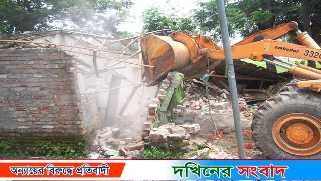 দুই দশক পর দখলমুক্ত হলো বরিশাল জিলা স্কুলের মাঠ, আনন্দিত শিক্ষার্থীরা